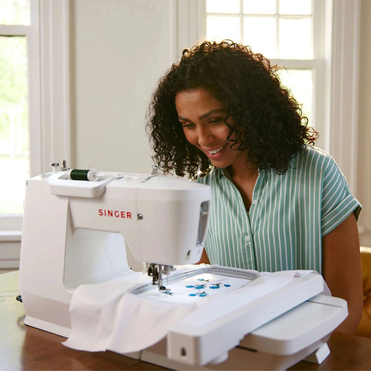 SINGER® SE9180 Sewing & Embroidery Machine & Hoops Bundle -- Product Image